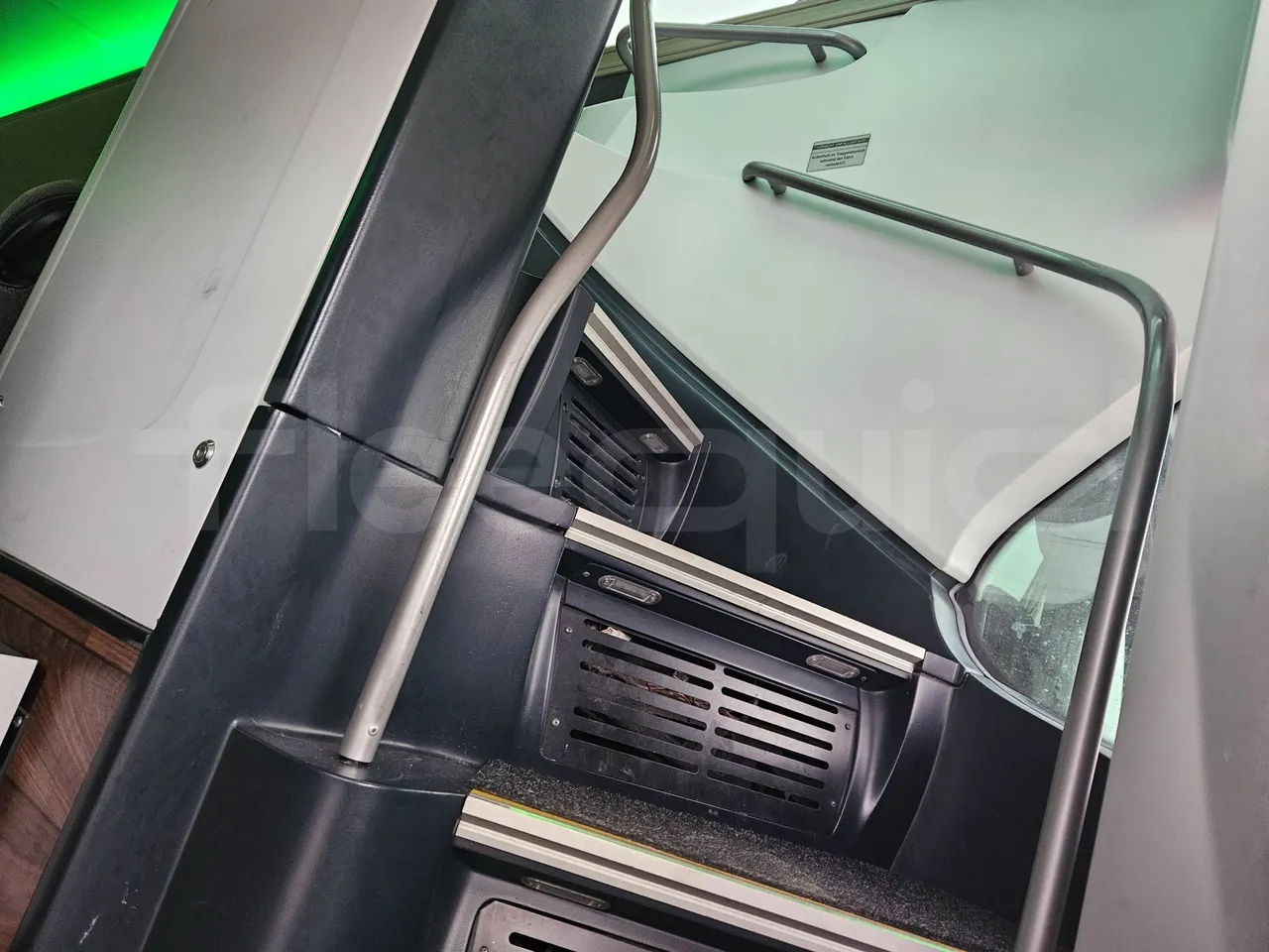 Neoplan Skyliner L- EURO 6 - 368 kW - 14.00m - handrails photo