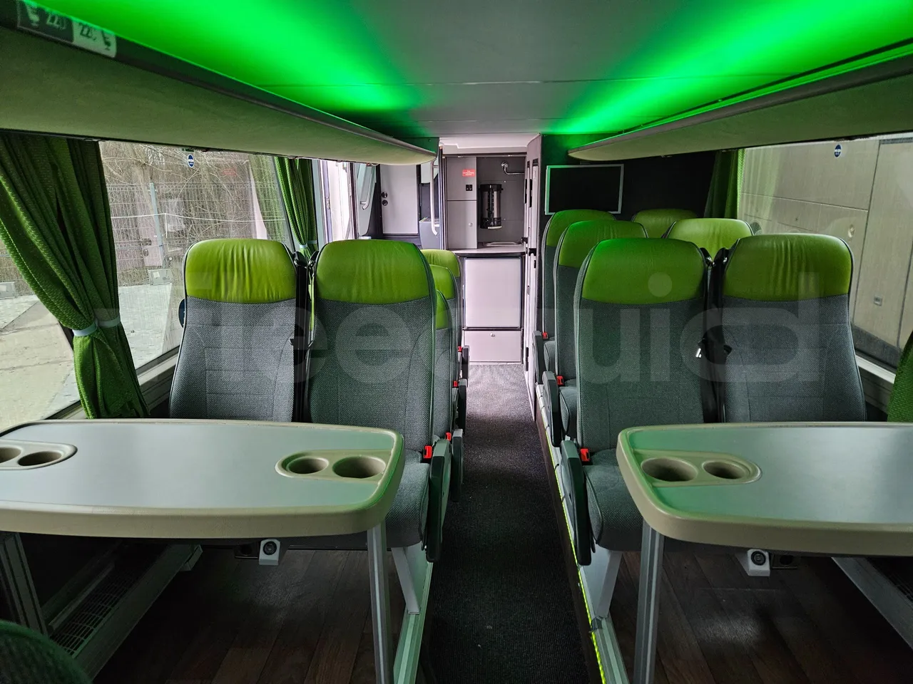 Neoplan Skyliner L- EURO 6 - 368 kW - 14.00m - reverse view middle aisle