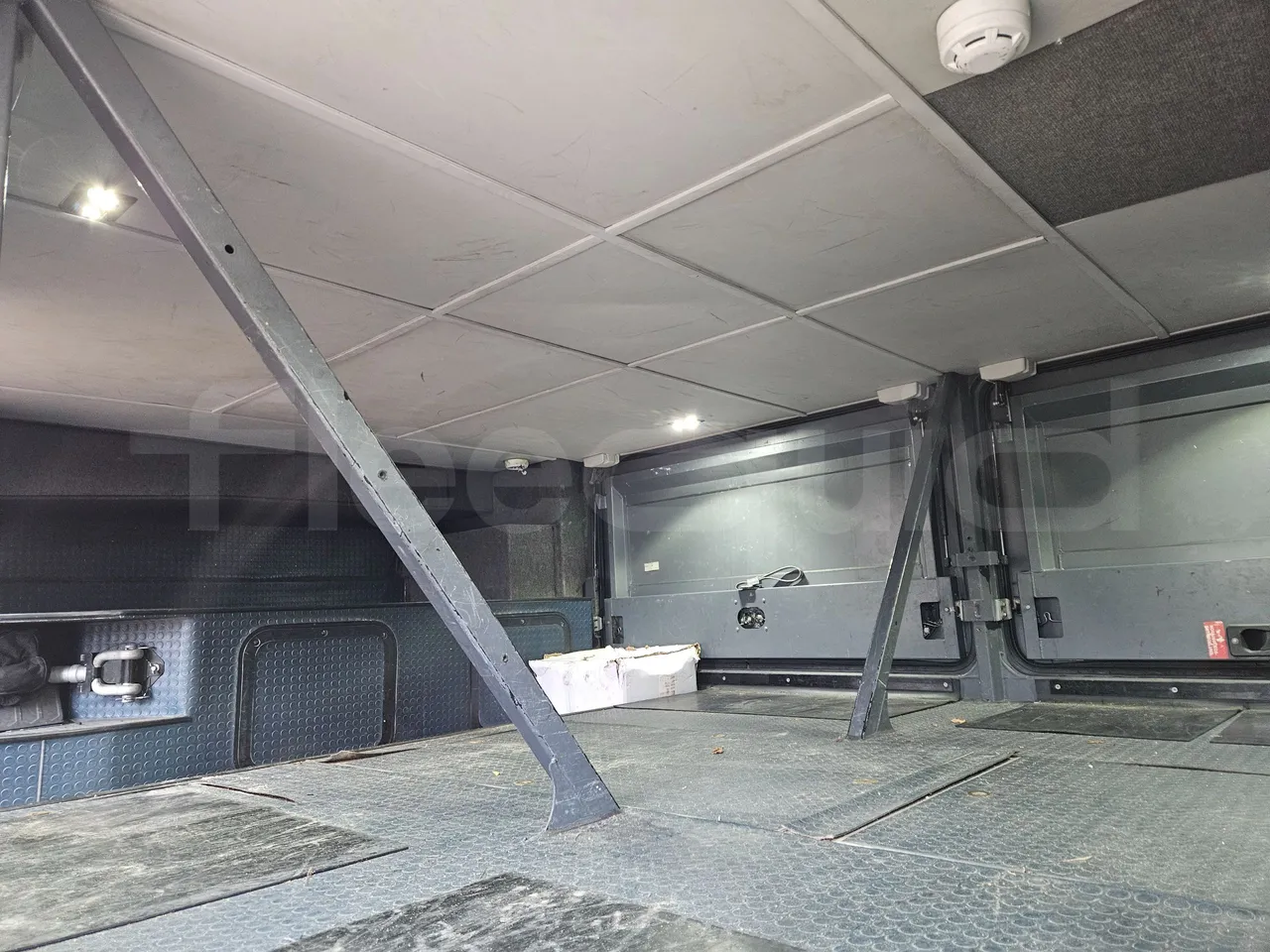 Neoplan Skyliner L- EURO 6 - 368 kW - 14.00m - internal frame rust check