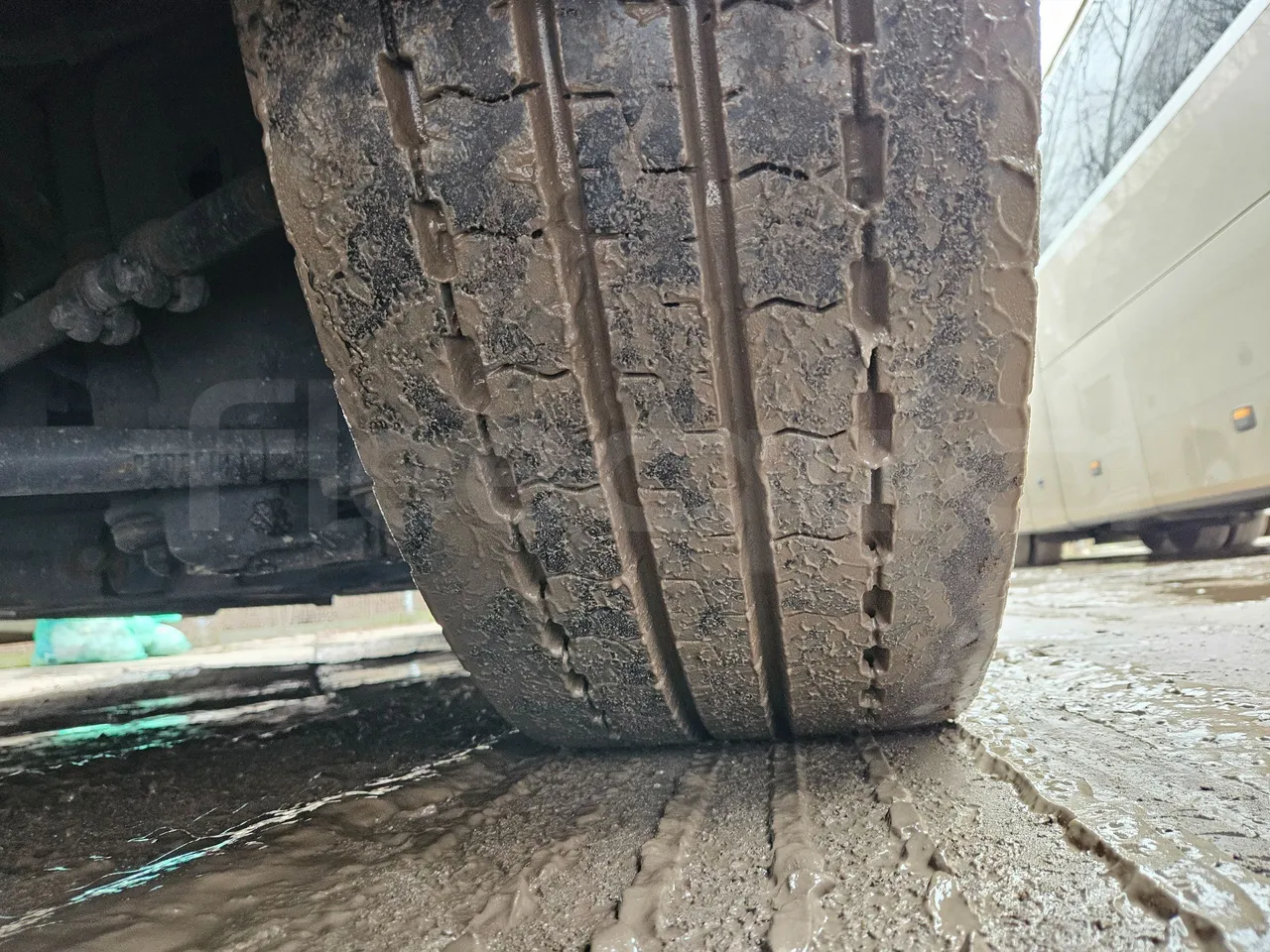 Neoplan Skyliner L- EURO 6 - 368 kW - 14.00m - tread condition front tires left