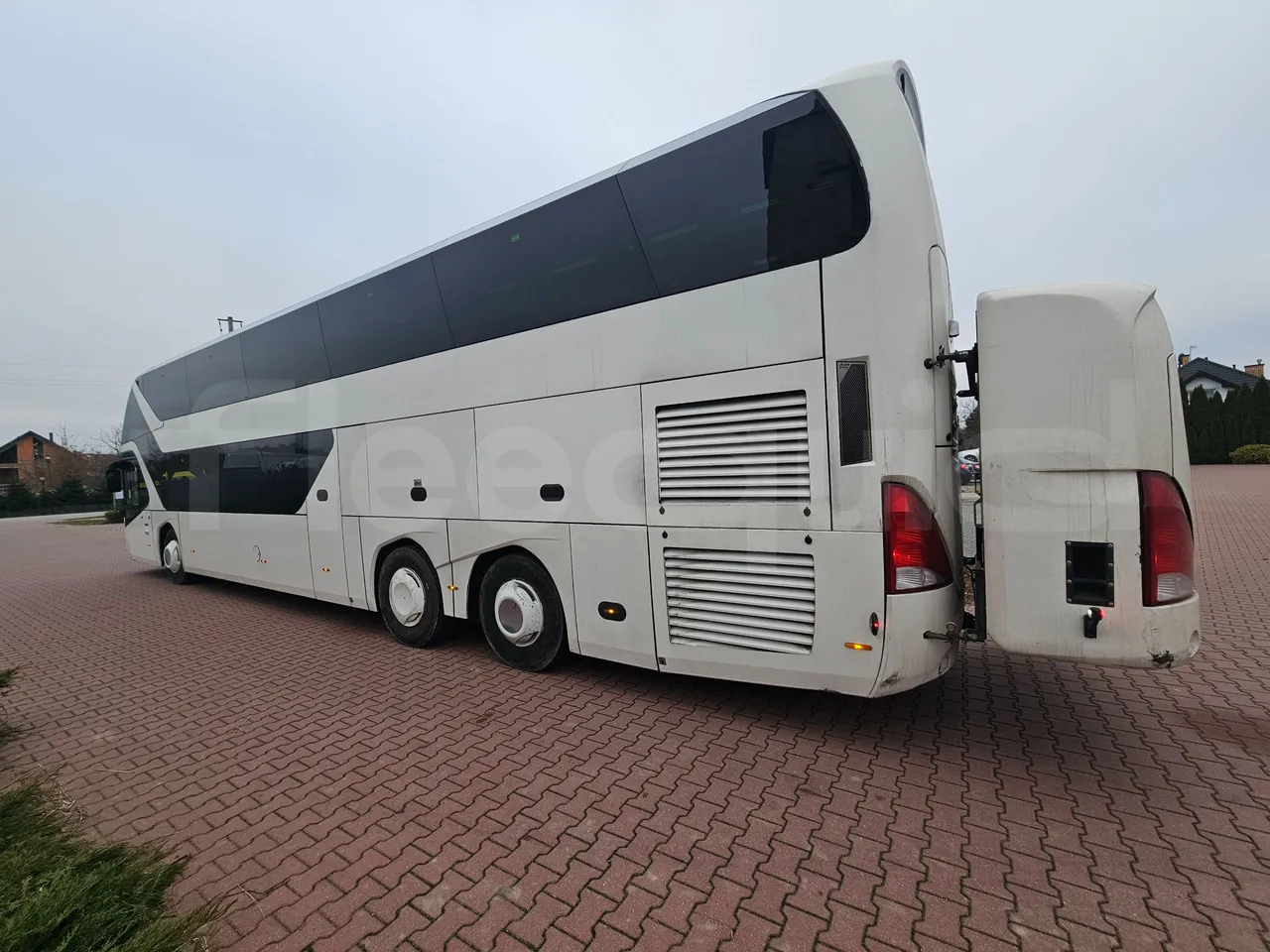 Neoplan Skyliner L- EURO 6 - 368 kW - 14.00m - left side photo