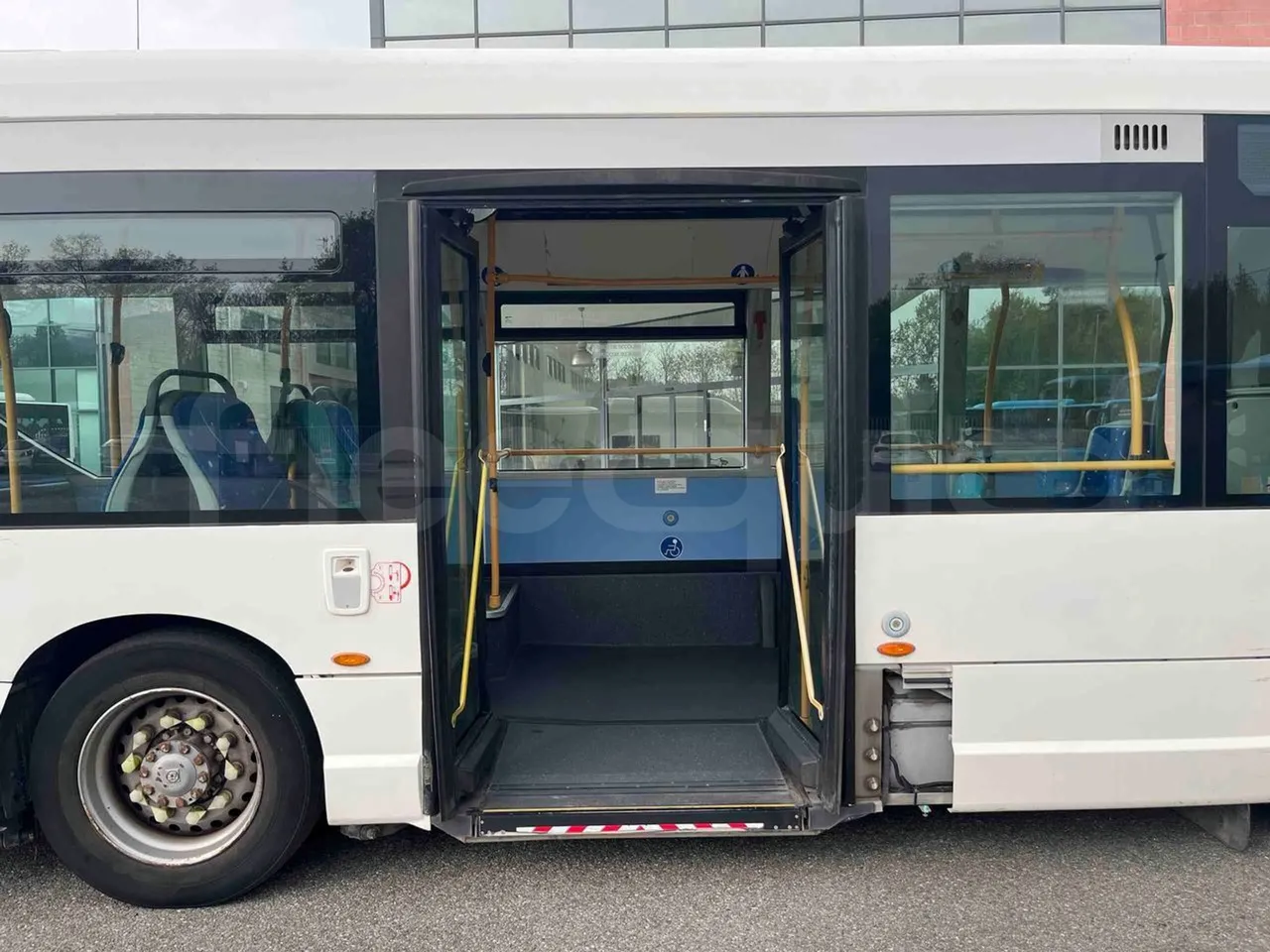 Heuliez GX127 GX127  - Euro5 - 160kW - 9.420mt - front door 3 open