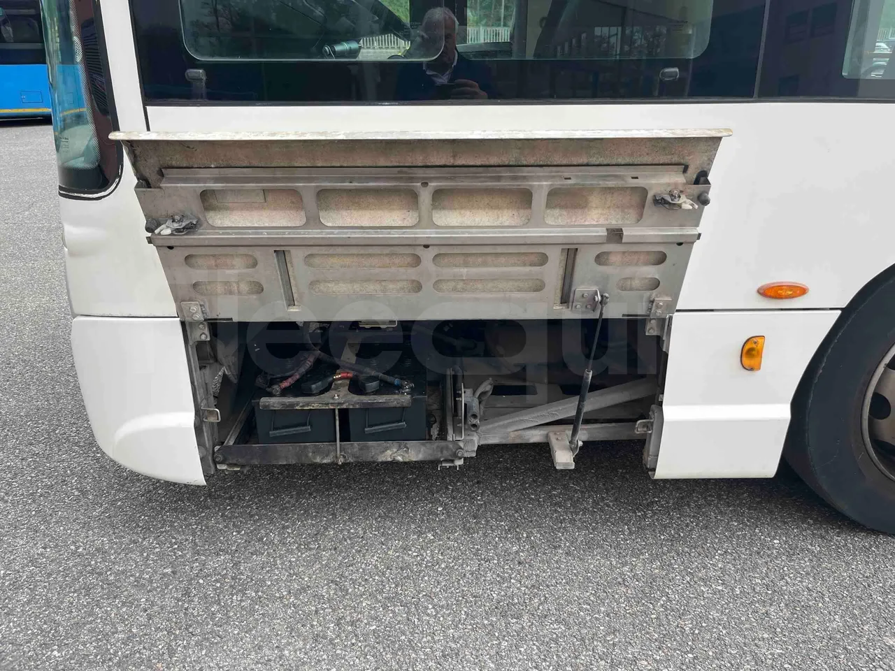 Heuliez GX127 GX127  - Euro5 - 160kW - 9.420mt - external compartments photo