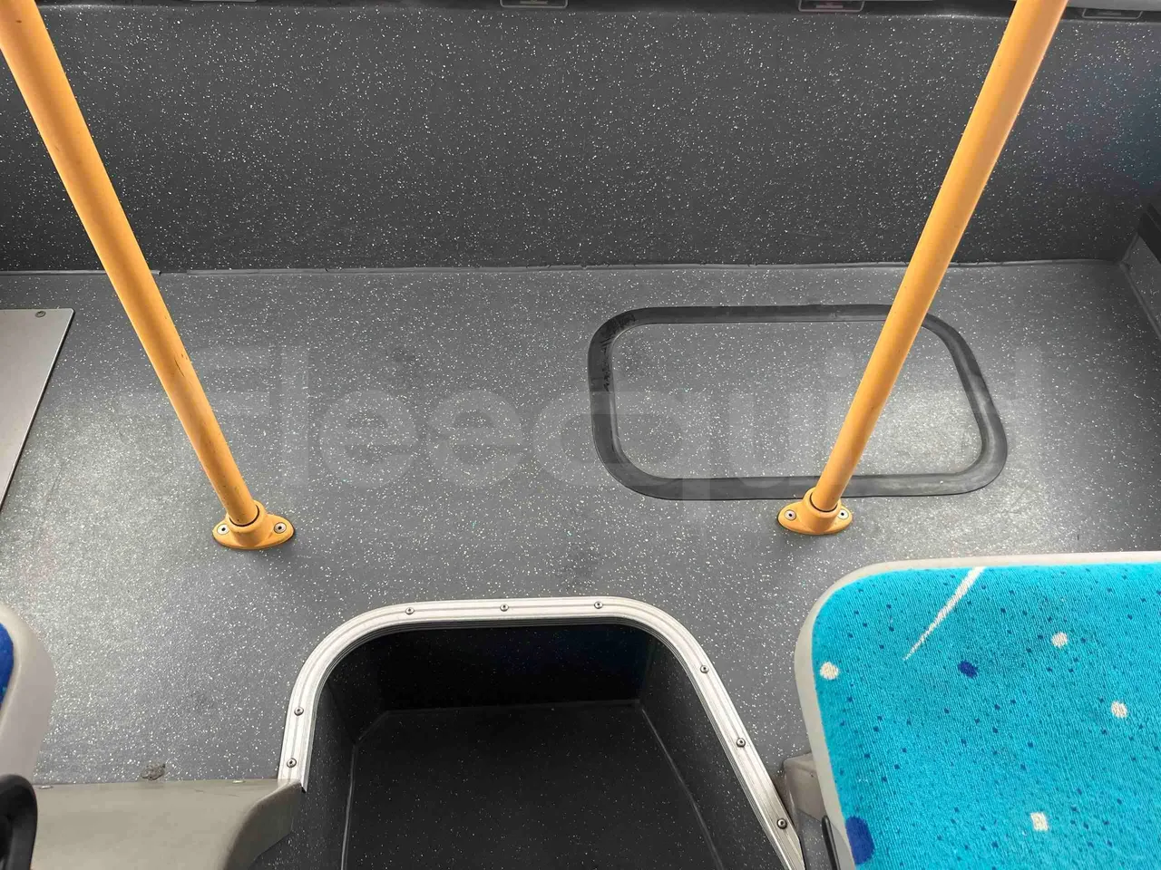 Heuliez GX127 GX127  - Euro5 - 160kW - 9.420mt - floor hatches photo