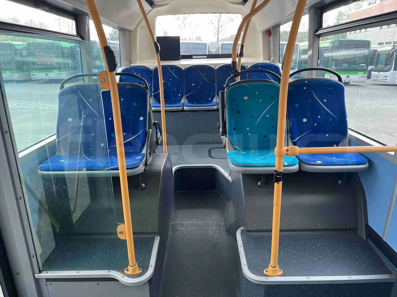 Heuliez GX127 GX127  - Euro5 - 160kW - 9.420mt - reverse view middle aisle