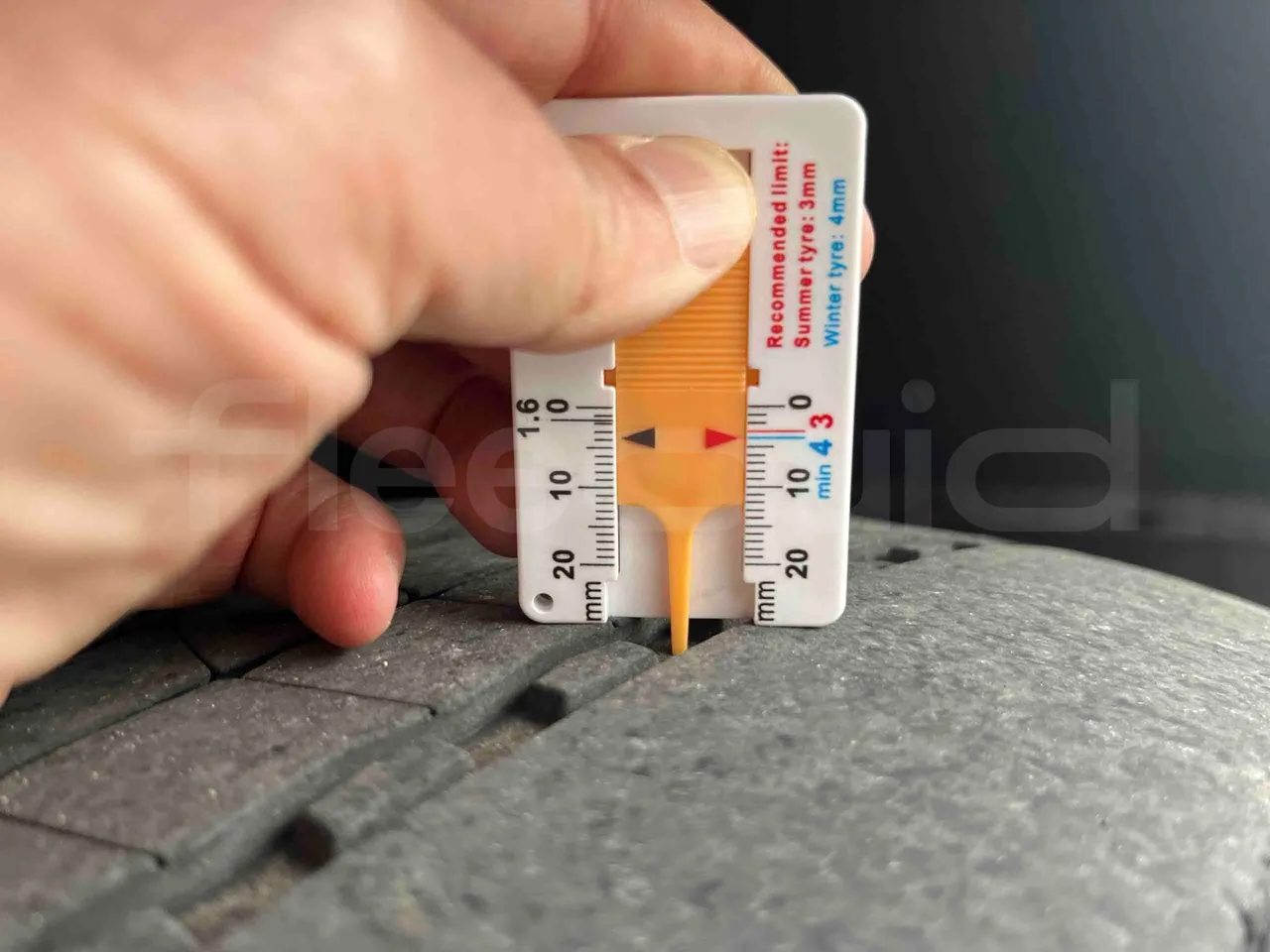 Heuliez GX127 GX127  - Euro5 - 160kW - 9.420mt - tread condition front tires left