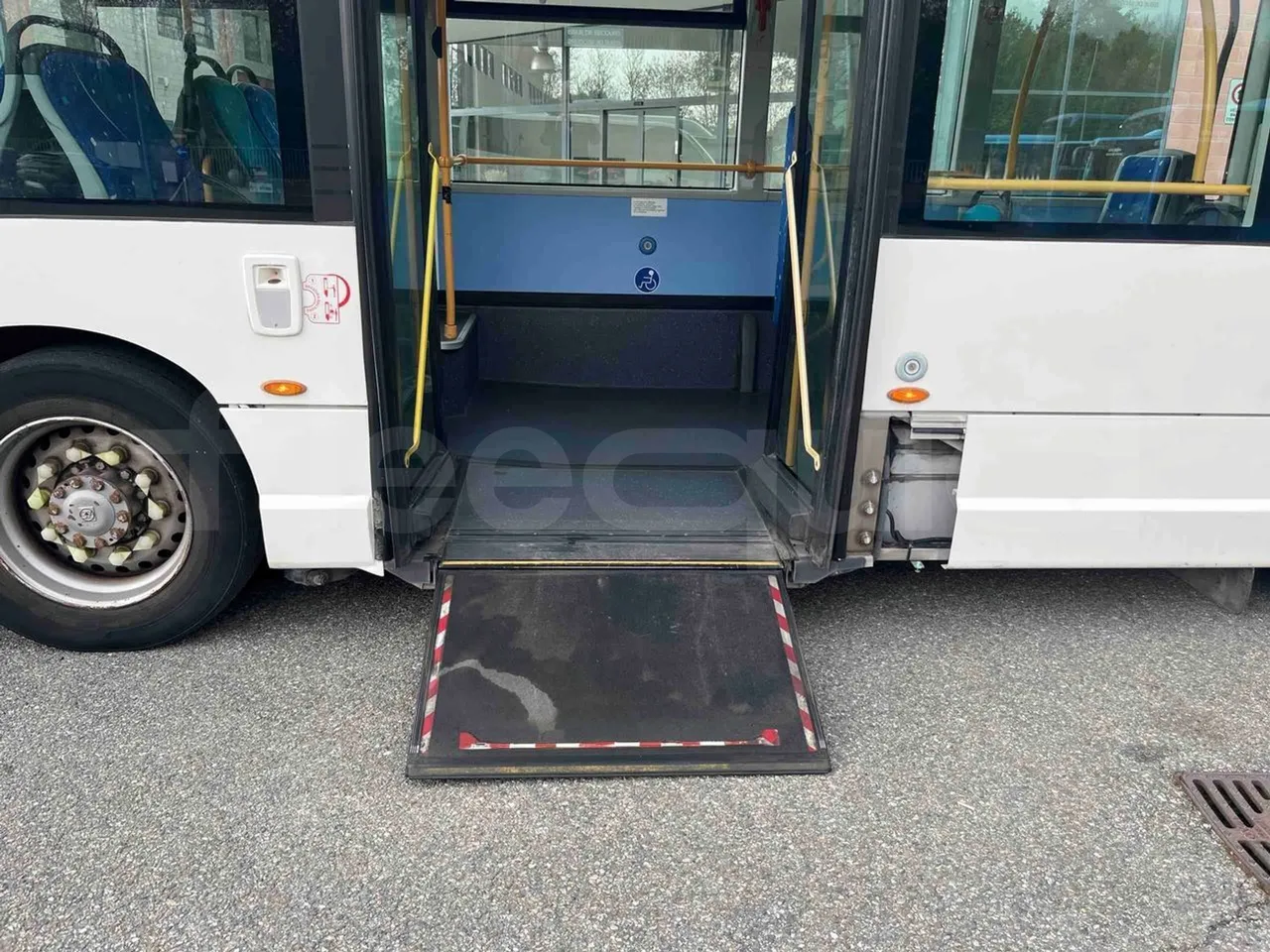 Heuliez GX127 GX127  - Euro5 - 160kW - 9.420mt - platform open photo