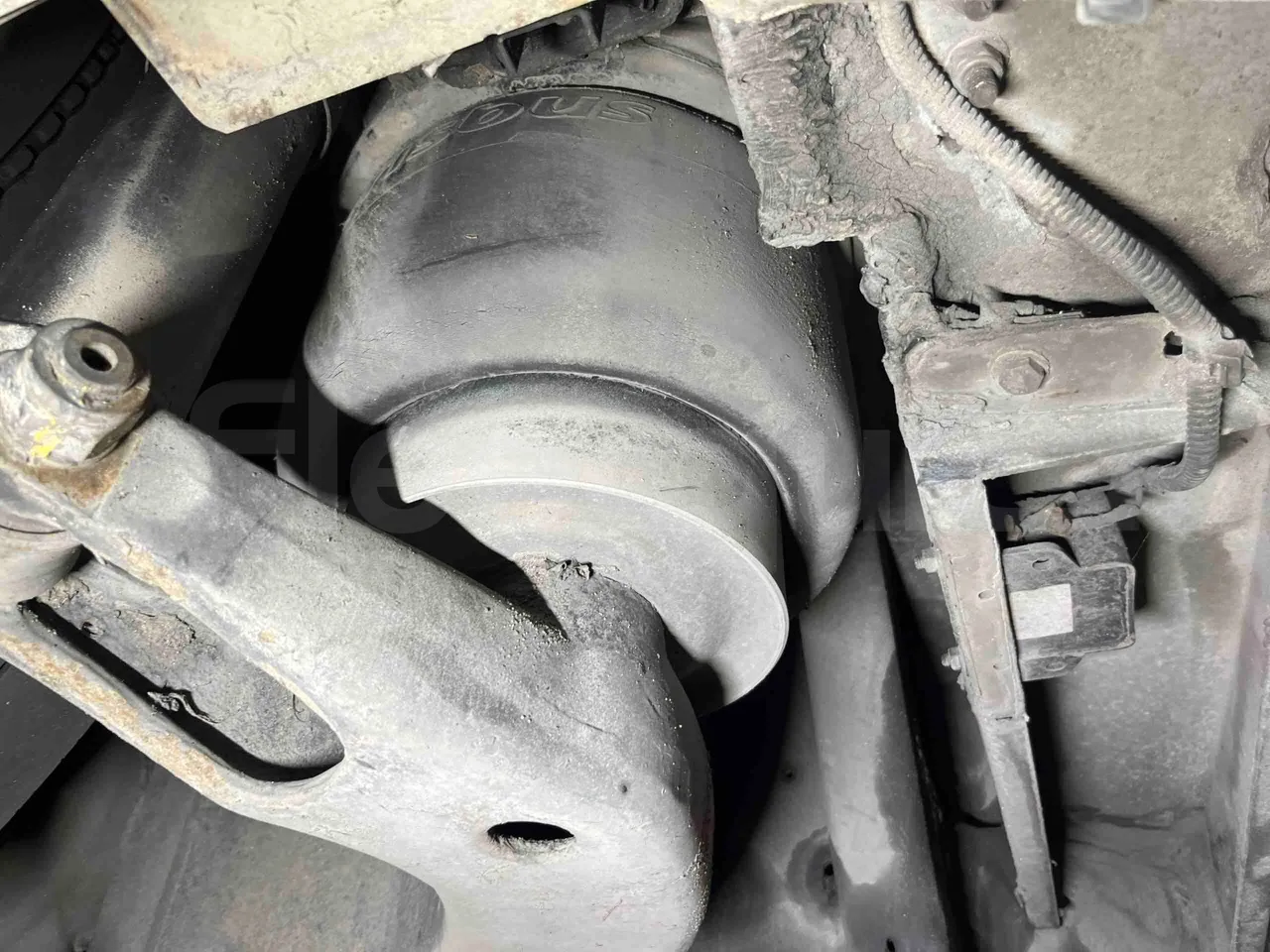 Heuliez GX127 GX127  - Euro5 - 160kW - 9.420mt - axle 2 shock absorbers 2 left