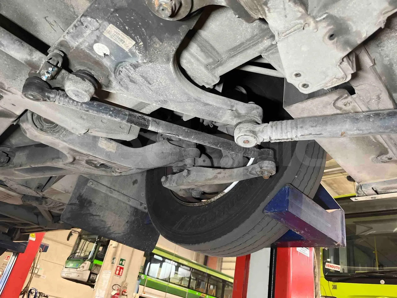 Heuliez GX127 GX127  - Euro5 - 160kW - 9.420mt - front axle left side