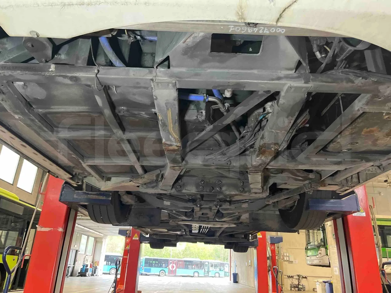 Heuliez GX127 GX127  - Euro5 - 160kW - 9.420mt - front undercarriage from front