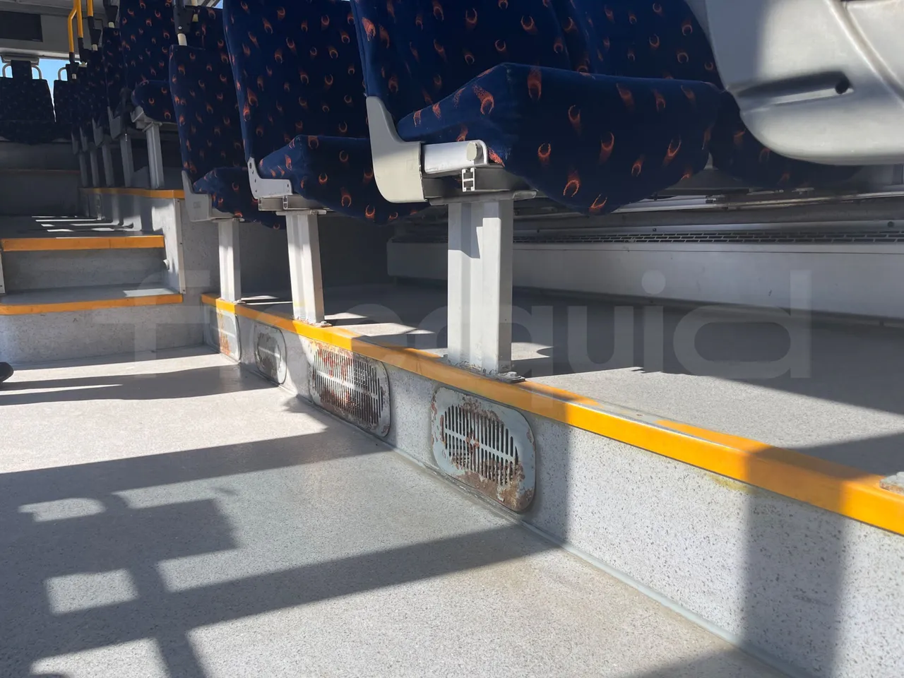 Man Lion's City T A78 - EUR4 - 191kW - 11.857m - seat brackets photo