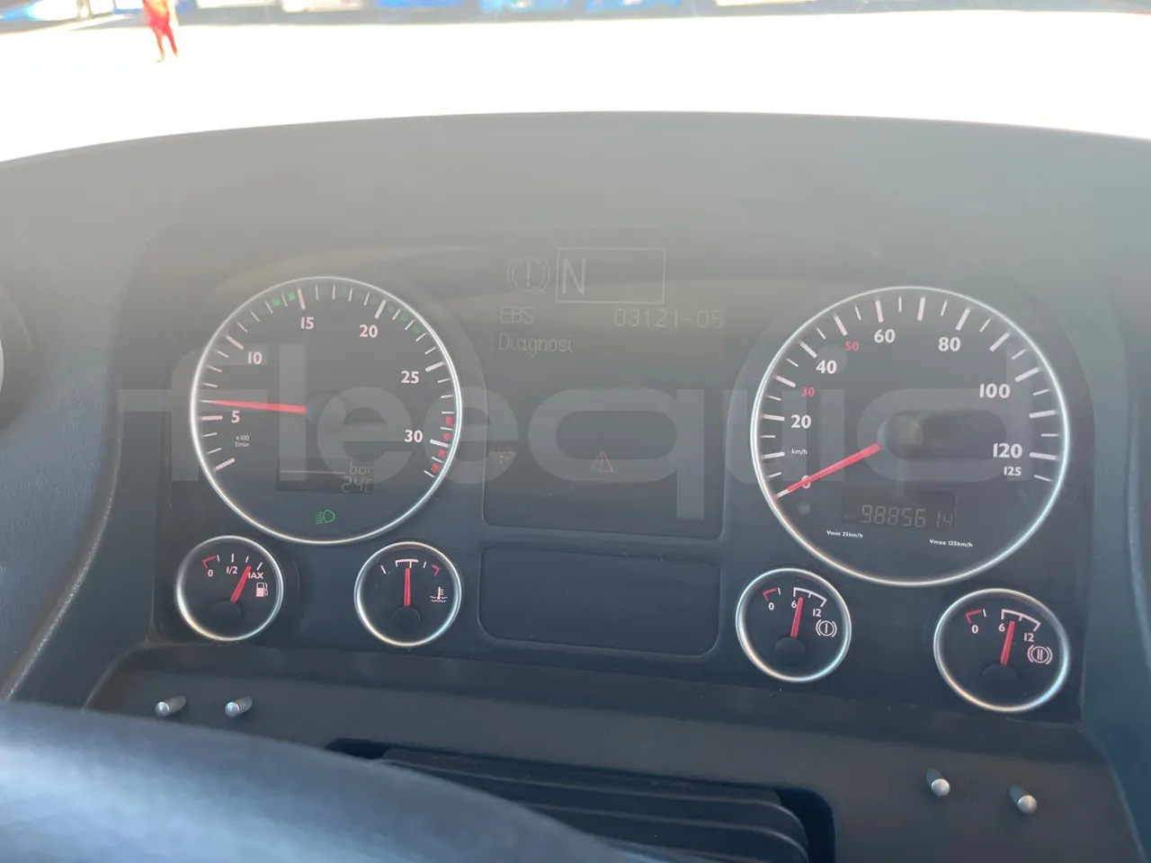 Man Lion's City T A78 - EUR4 - 191kW - 11.857m - dashboard lights on