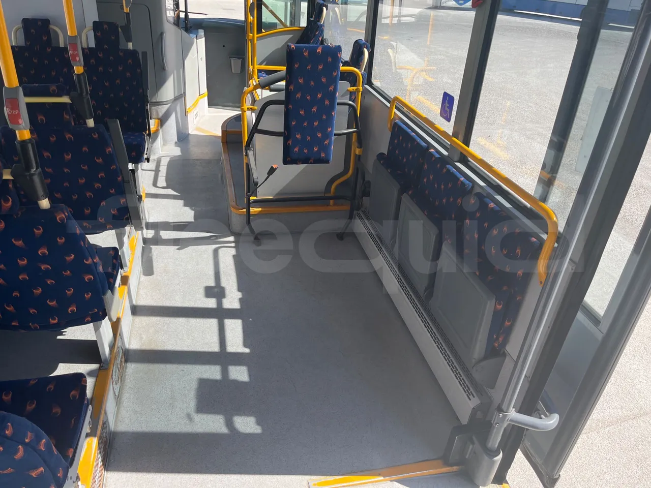 Man Lion's City T A78 - EUR4 - 191kW - 11.857m - disabled area photo