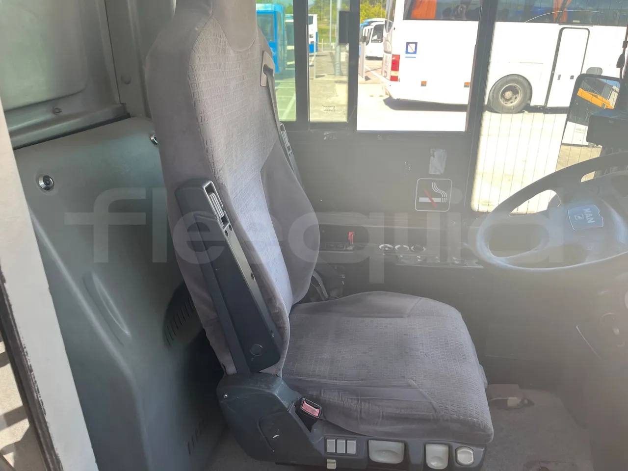 Man Lion's City T A78 - EUR4 - 191kW - 11.857m - driver's seat photo (mandatory for bus to scrap)