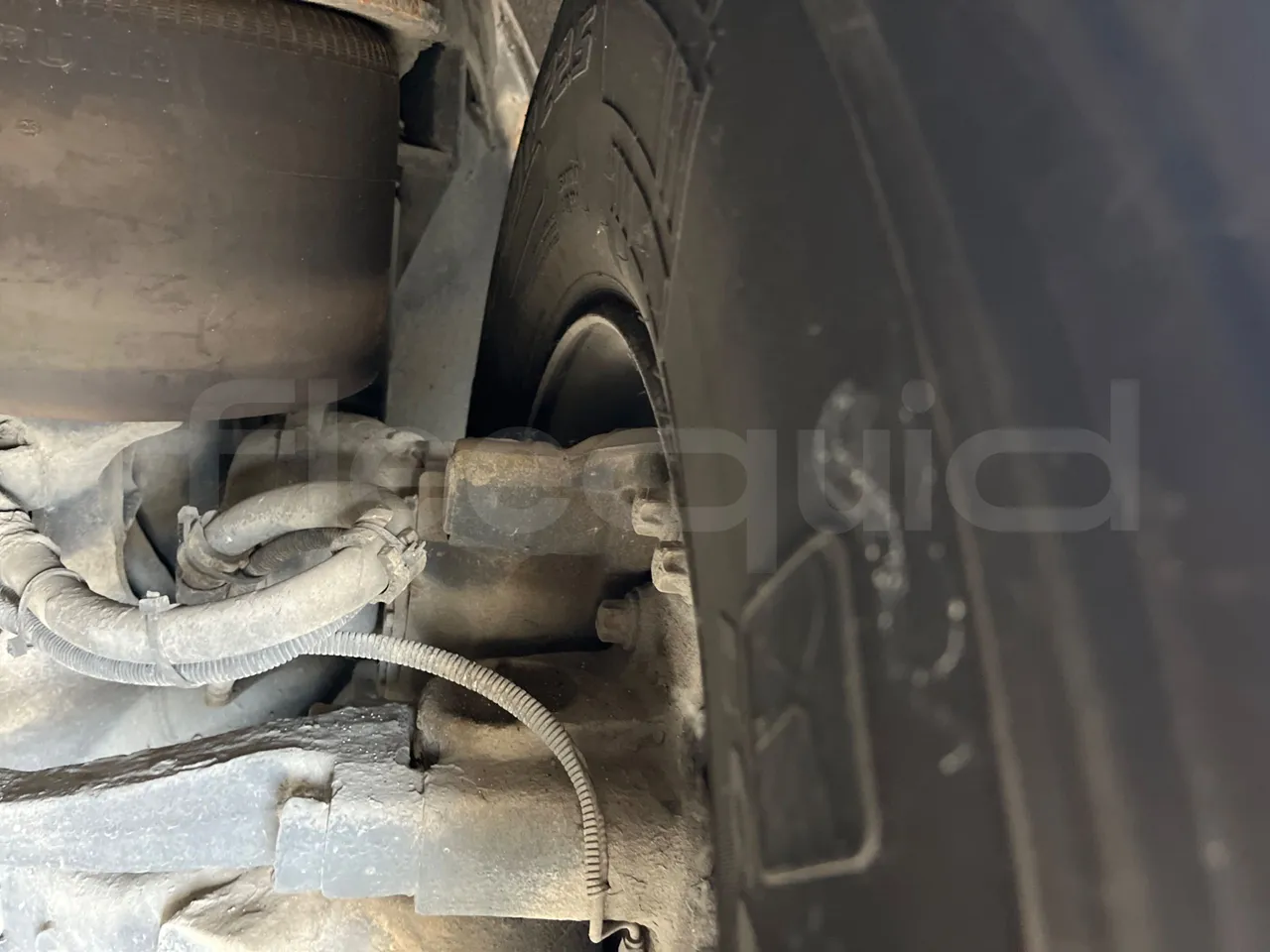Man Lion's City T A78 - EUR4 - 191kW - 11.857m - front brake calipers left
