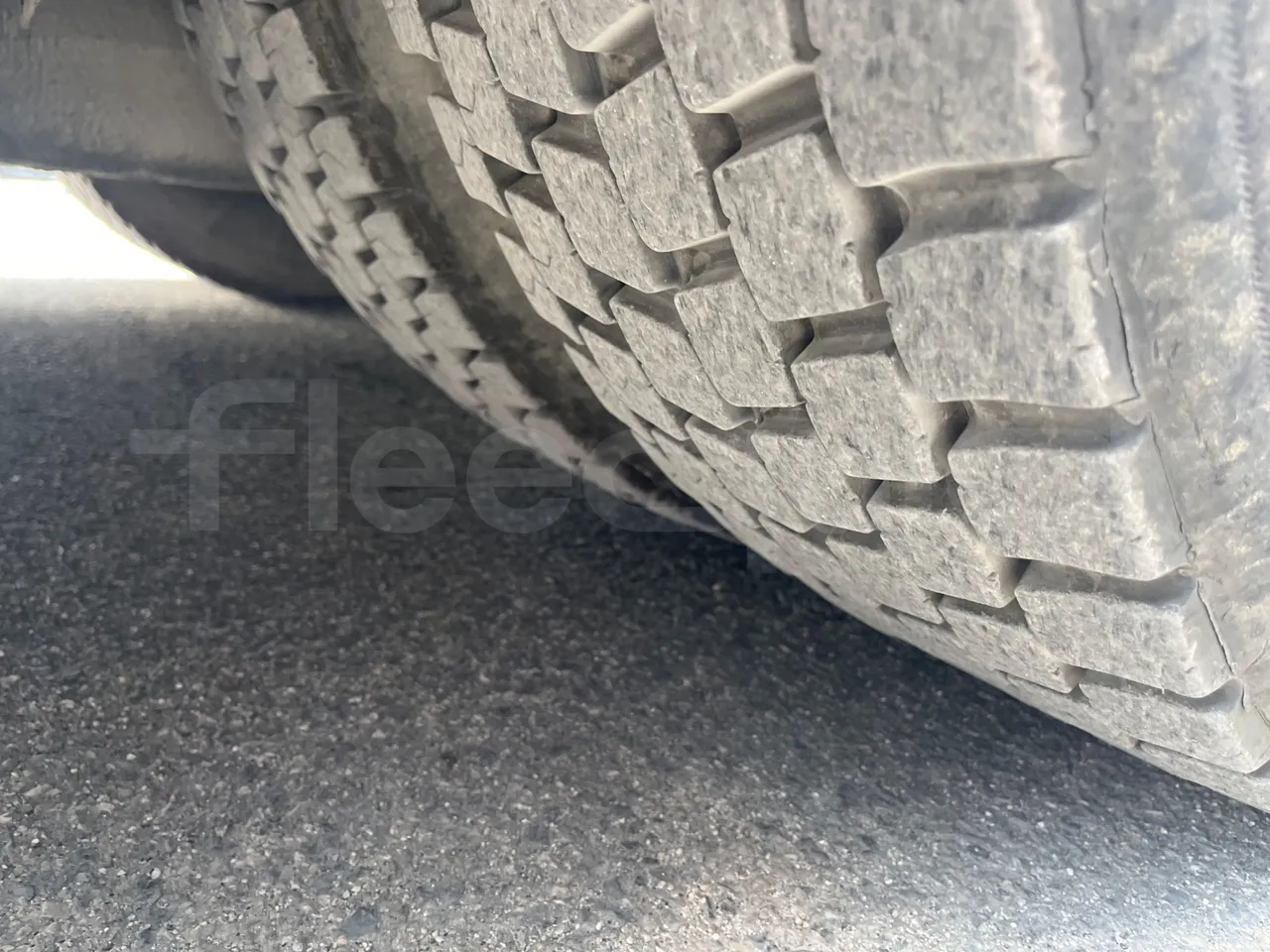 Man Lion's City T A78 - EUR4 - 191kW - 11.857m - tread condition second axle tires left
