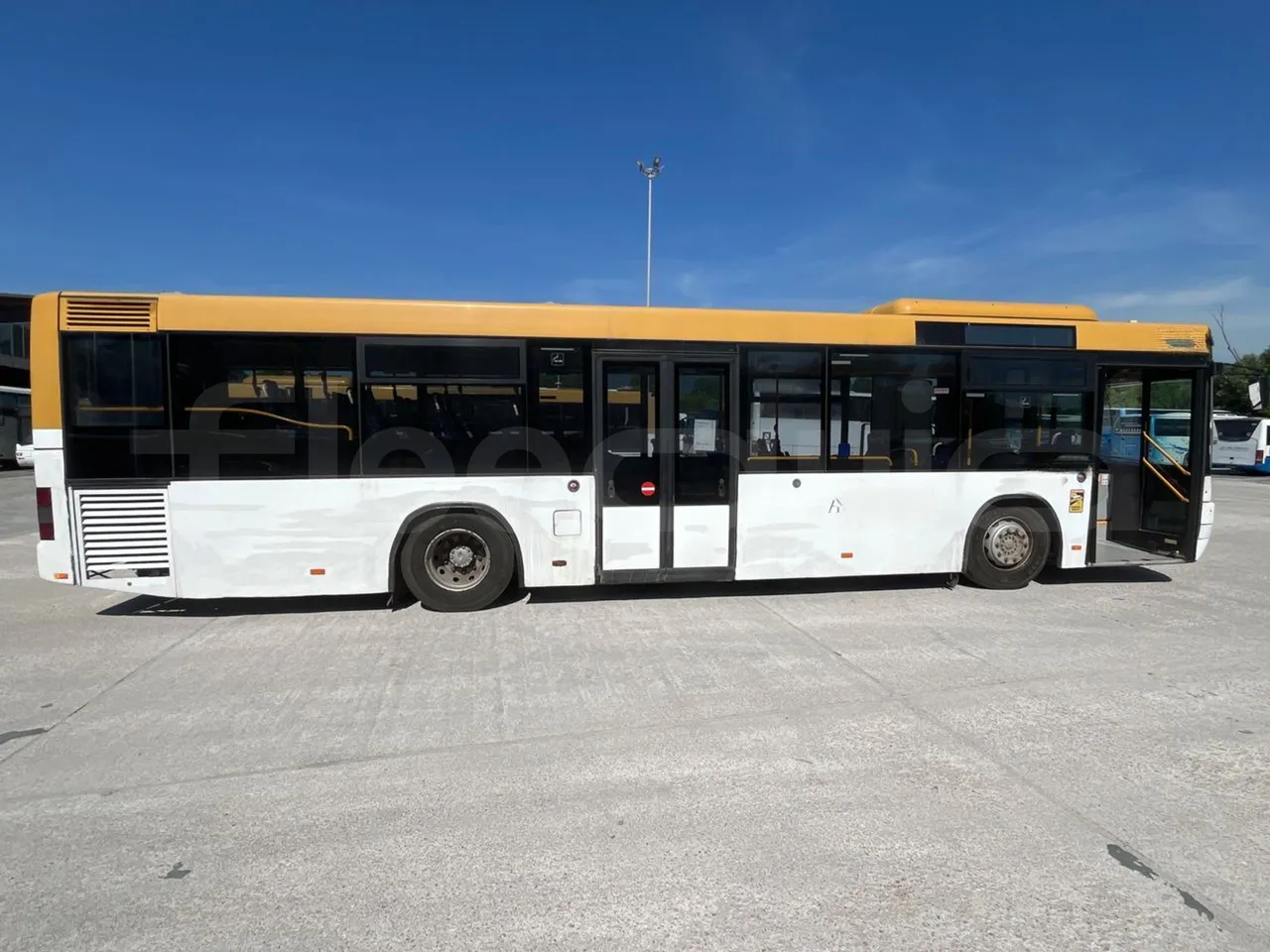 Man Lion's City T A78 - EUR4 - 191kW - 11.857m - right side doors closed