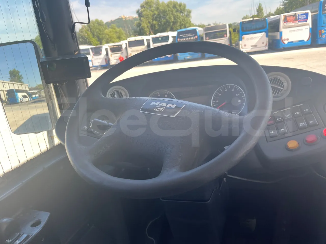 Man Lion's City T A78 - EUR4 - 191kW - 11.857m - steering wheel photo