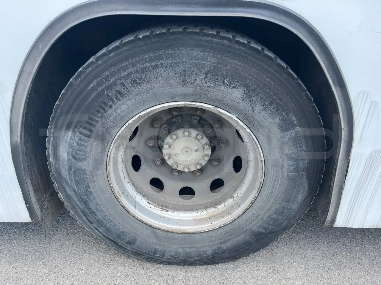 Man Lion's City T A78 - EUR4 - 191kW - 11.857m - rear left tire photo