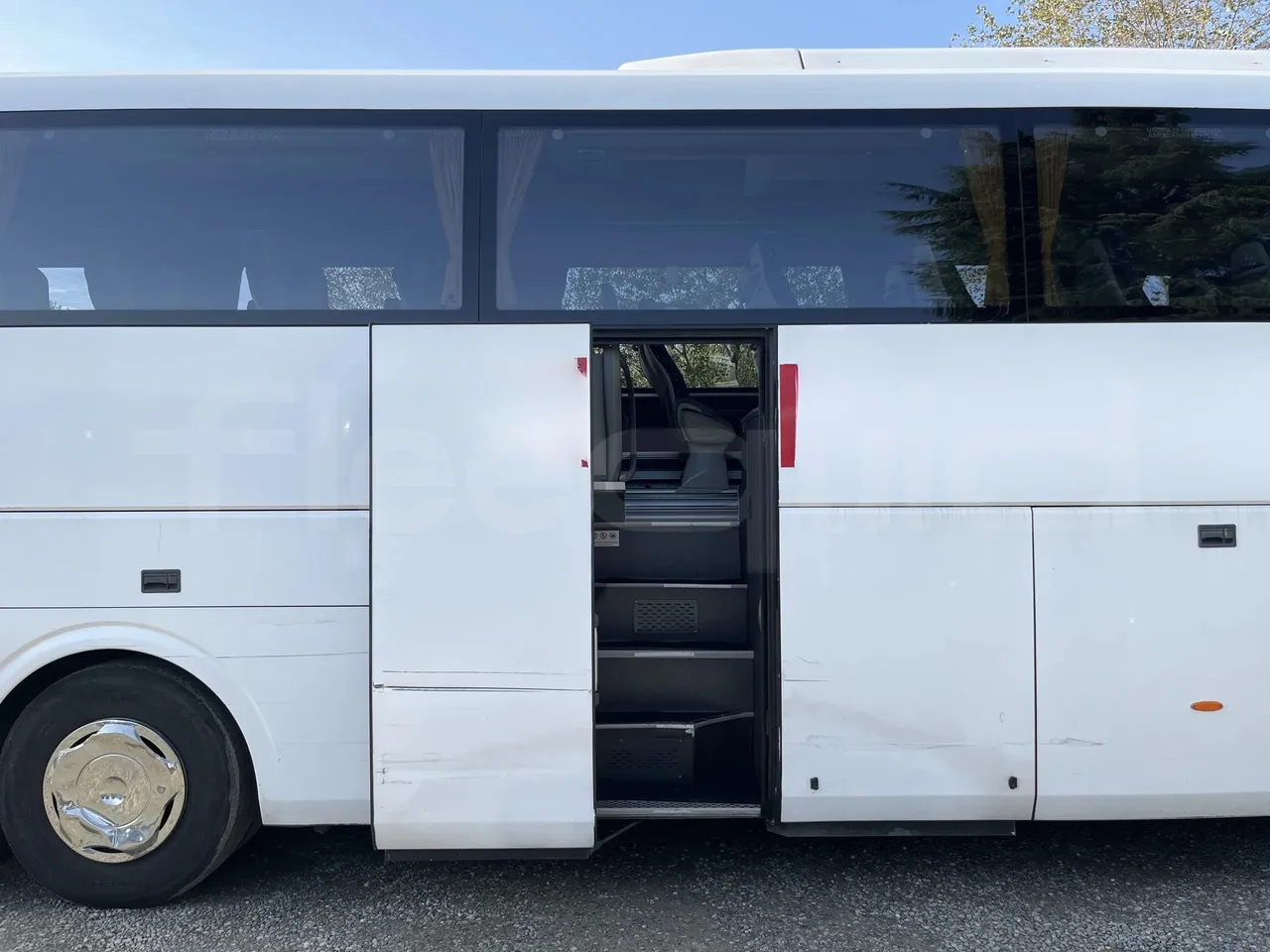 Irizar i6 M325-10 - EUR5 -  324kW - 12.2m - front door 2 open