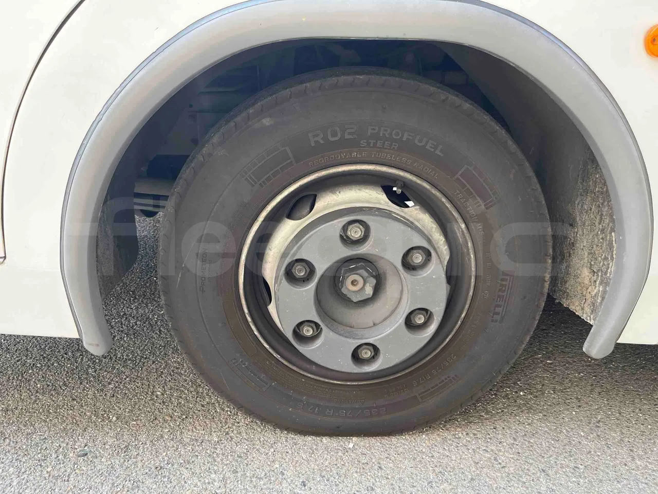 Iveco Mago 2 - First Axle Left Side: Complete Tyre