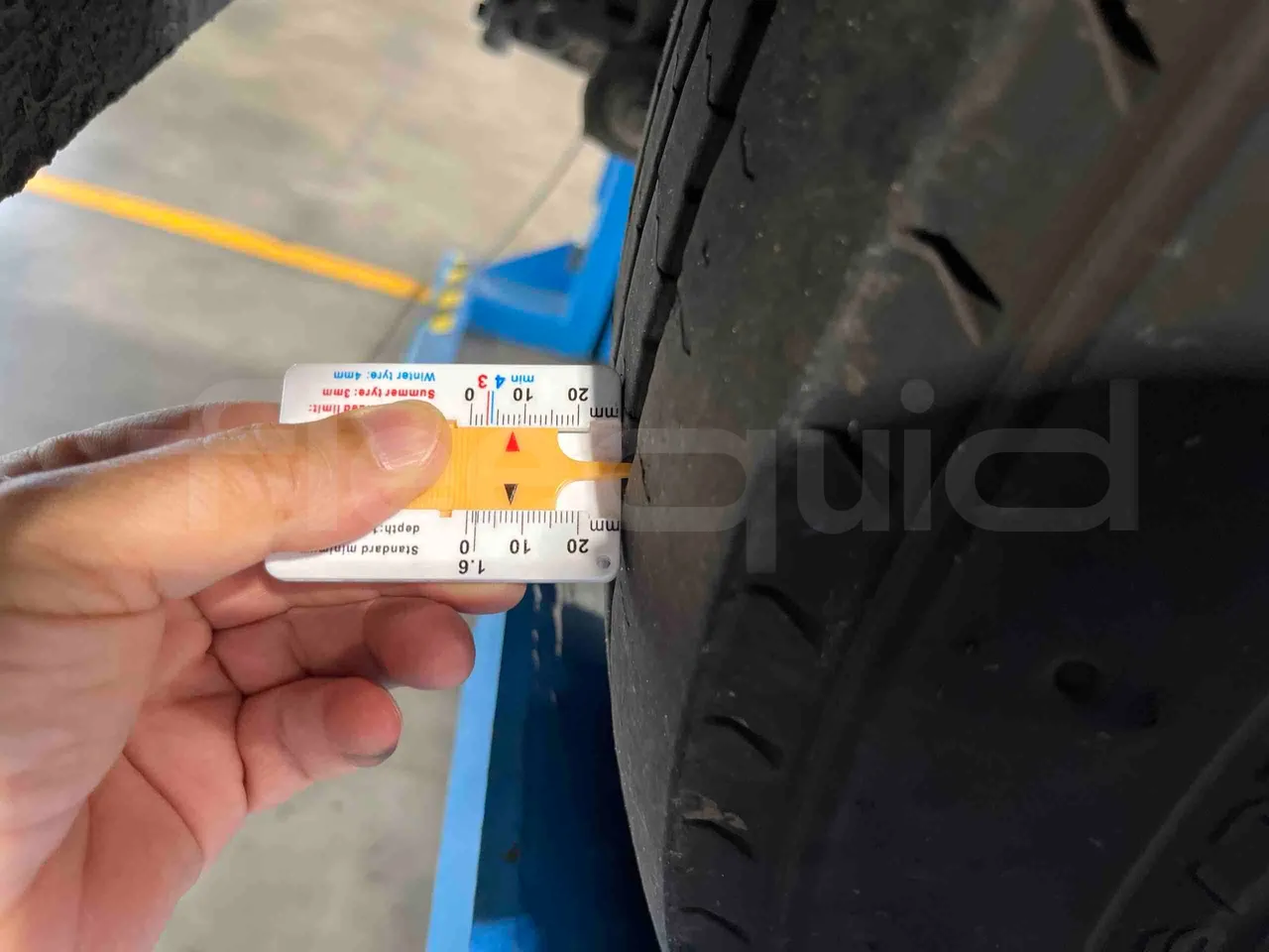 Iveco Mago 2 - First Axle Left Side: Tyre Thickness