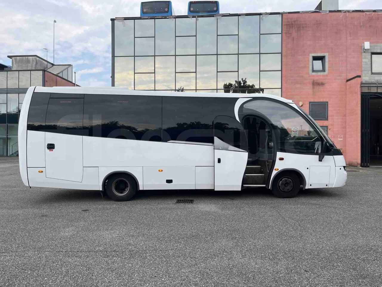 Iveco Mago 2 - Right Side Doors Open