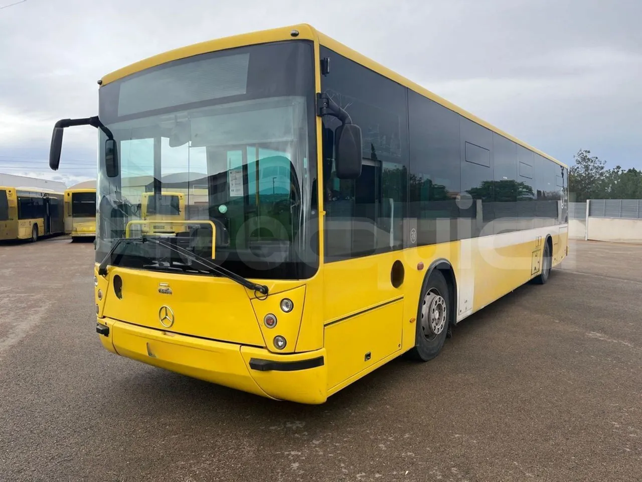 Mercedes-Benz OC500LE 1830H - EUR4 - 220kW -13.200m - 3/4 front left