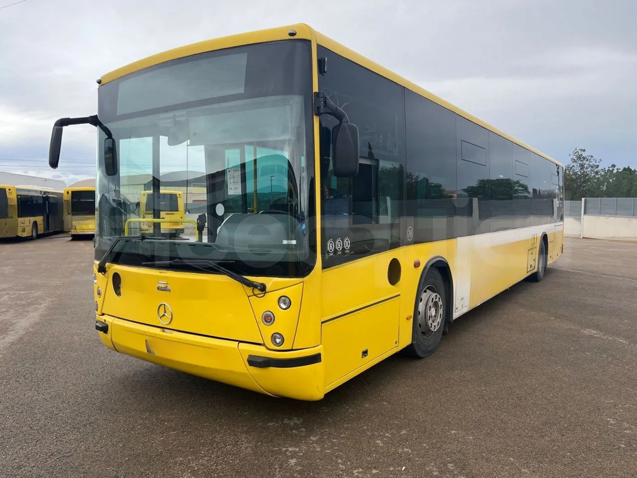 Mercedes-Benz OC500LE 1830H - EUR4 - 220kW -13.200m - 3/4 left rear side