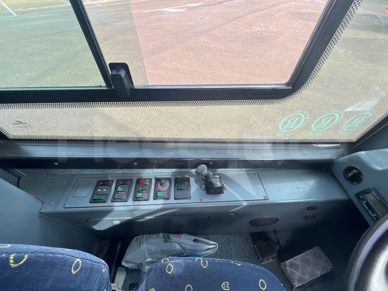 Mercedes-Benz OC500LE 1830H - EUR4 - 220kW -13.200m - driver microphone accessories photo