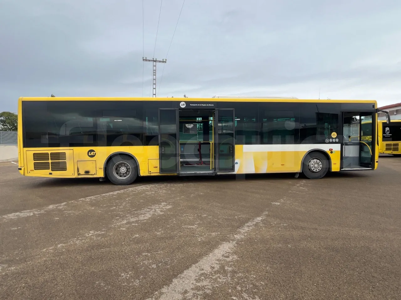 Mercedes-Benz OC500LE 1830H - EUR4 - 220kW -13.200m - fire extinguishing system