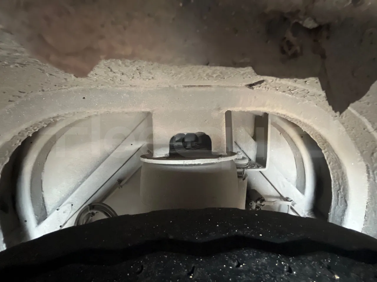 Mercedes-Benz OC500LE 1830H - EUR4 - 220kW -13.200m - front brake calipers right