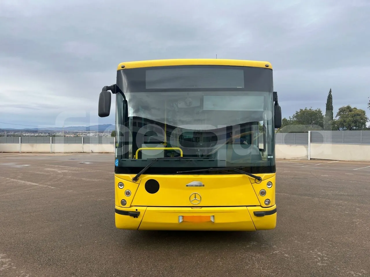 Mercedes-Benz OC500LE 1830H - EUR4 - 220kW -13.200m - front photo