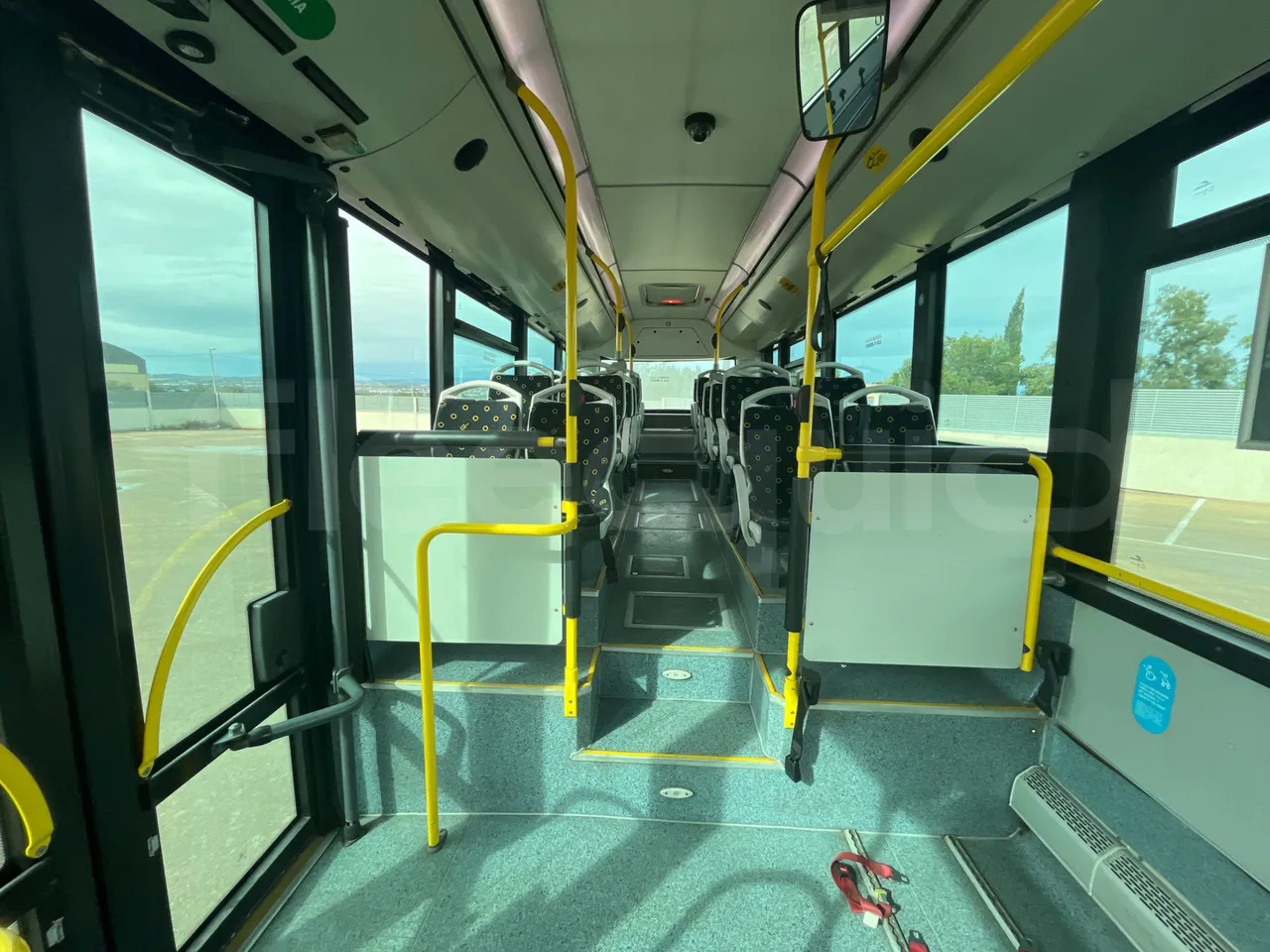 Mercedes-Benz OC500LE 1830H - EUR4 - 220kW -13.200m - reverse view middle aisle