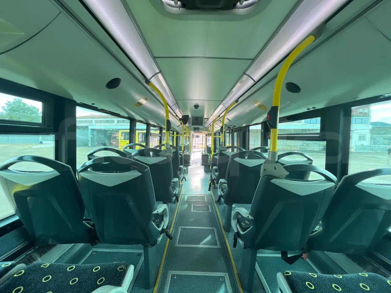 Mercedes-Benz OC500LE 1830H - EUR4 - 220kW -13.200m - forward view all seats last row height