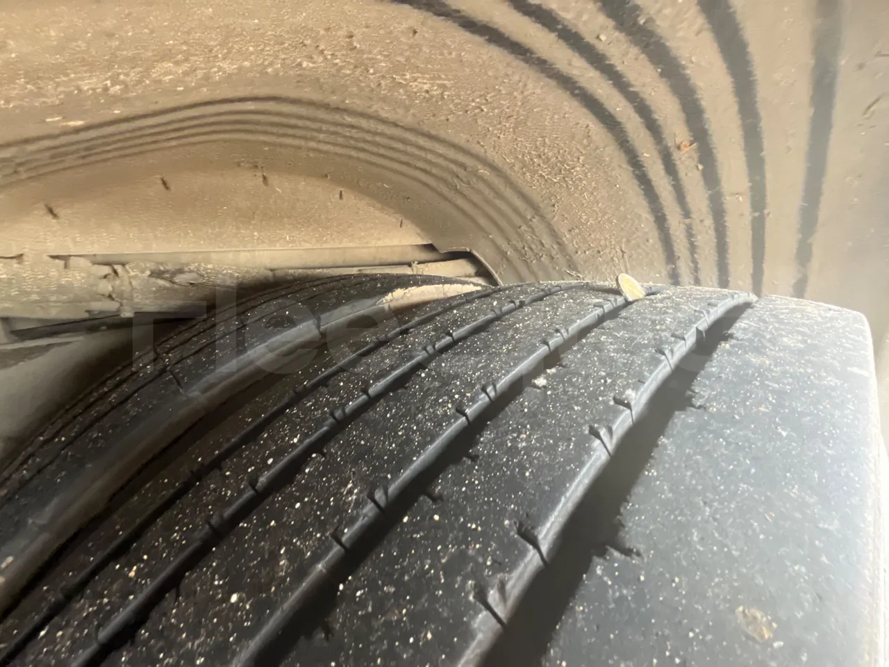 Mercedes-Benz OC500LE 1830H - EUR4 - 220kW -13.200m - tread condition front tires right