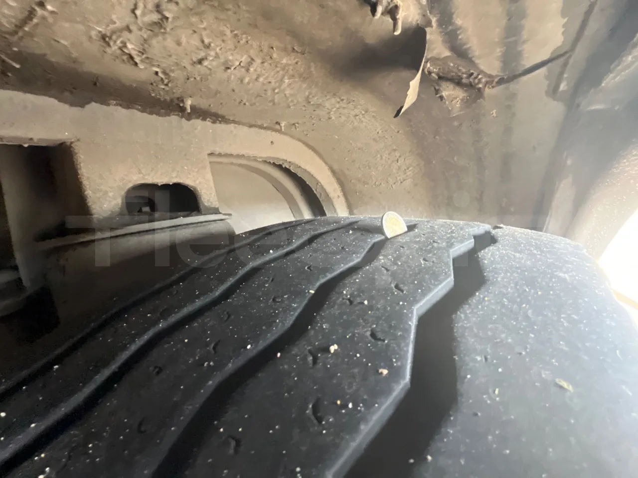 Mercedes-Benz OC500LE 1830H - EUR4 - 220kW -13.200m - tread condition second axle tires left