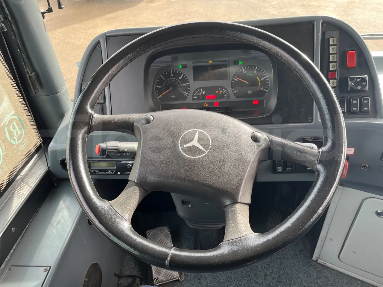 Mercedes-Benz OC500LE 1830H - EUR4 - 220kW -13.200m - steering wheel photo