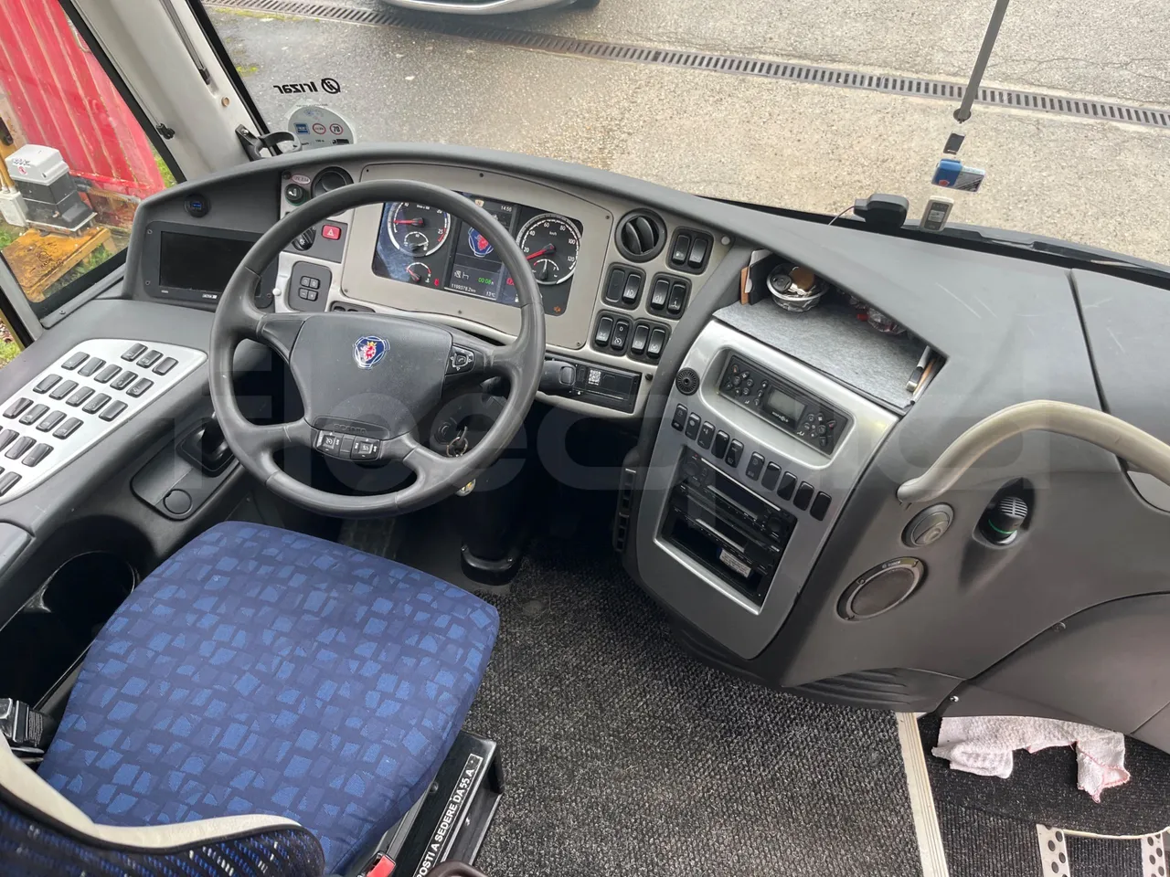 Irizar i6 12.35 - Euro6 - 305kW - 12.200mt - buttons panels on