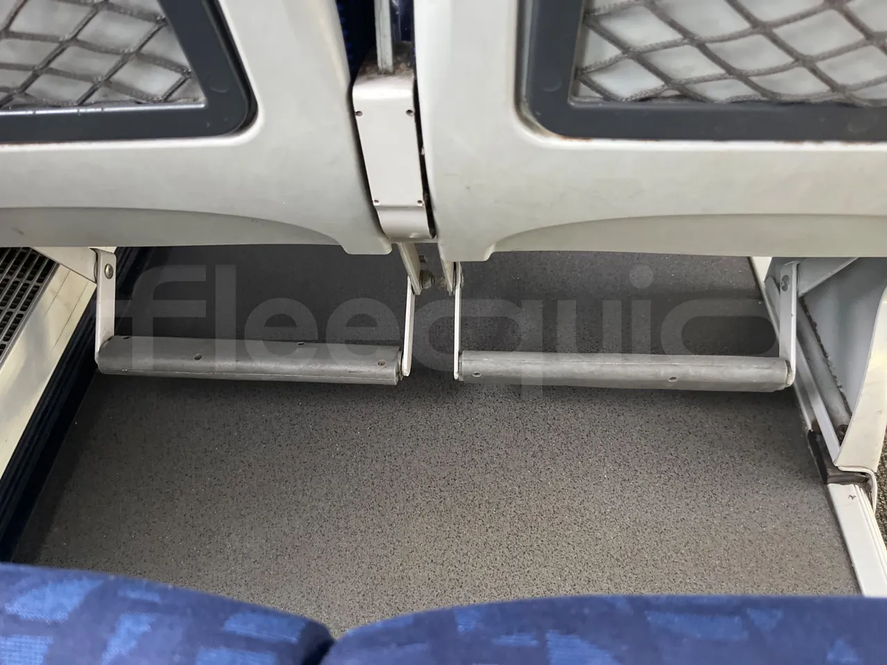 Irizar i6 12.35 - Euro6 - 305kW - 12.200mt - footrest detail photo