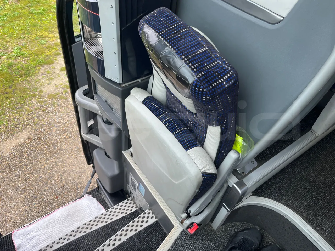 Irizar i6 12.35 - Euro6 - 305kW - 12.200mt - hostess seat photo