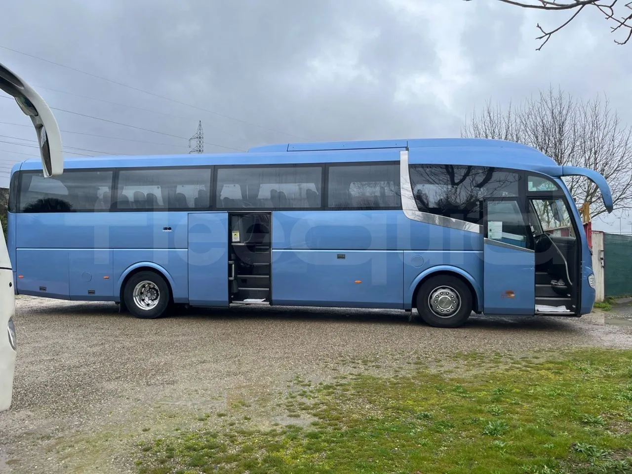 Irizar i6 12.35 - Euro6 - 305kW - 12.200mt - right side doors open