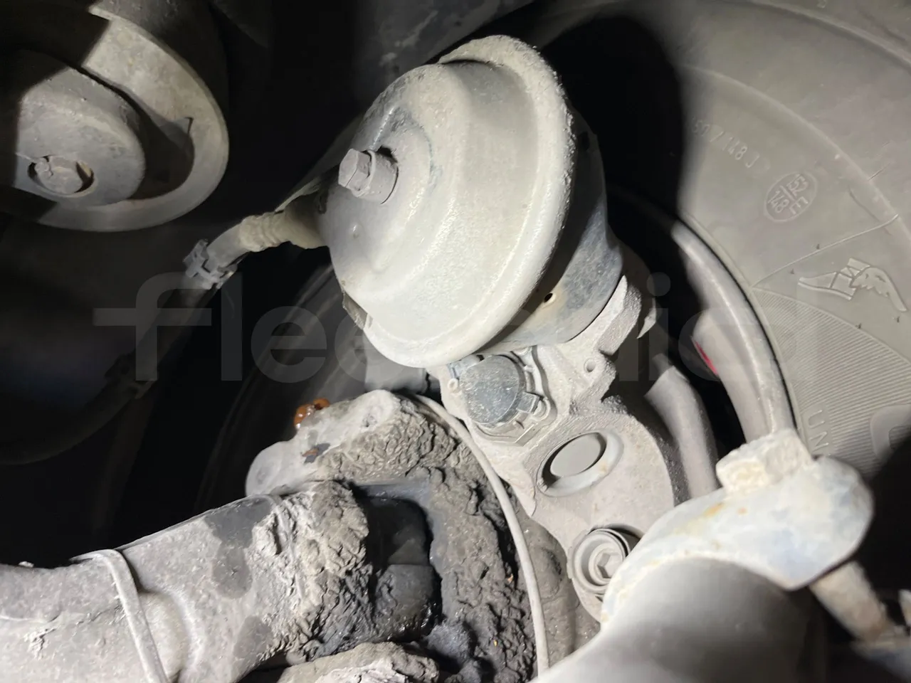 Mercedes-Benz Conecto 628B01 - EUR6 - 220kW - 11.966m - front brake calipers right