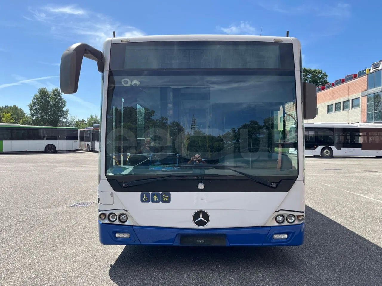Mercedes-Benz Conecto 628B01 - EUR6 - 220kW - 11.966m - front photo