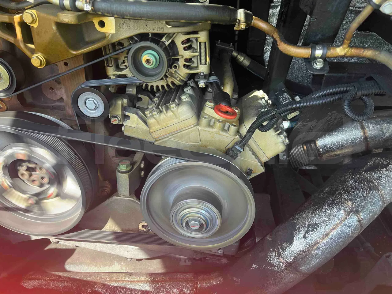 Mercedes-Benz Citaro - air conditioning compressor