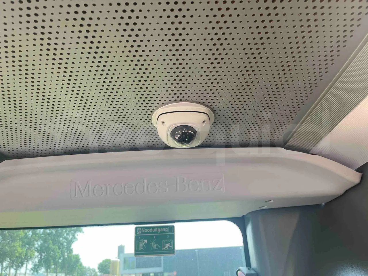 Mercedes-Benz Citaro - floor hatches photo