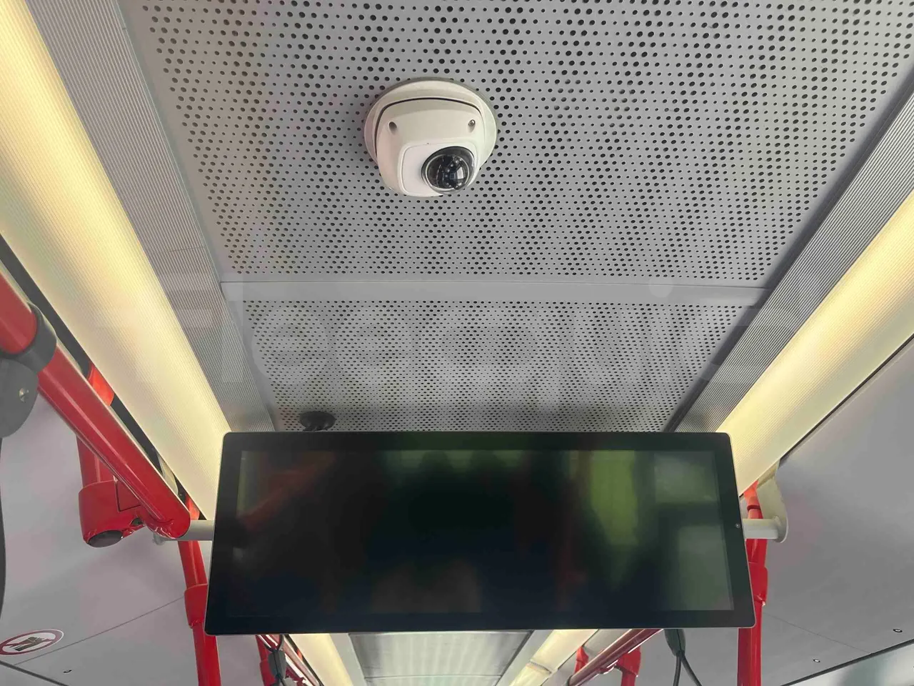 Mercedes-Benz Citaro - roof hatch 1