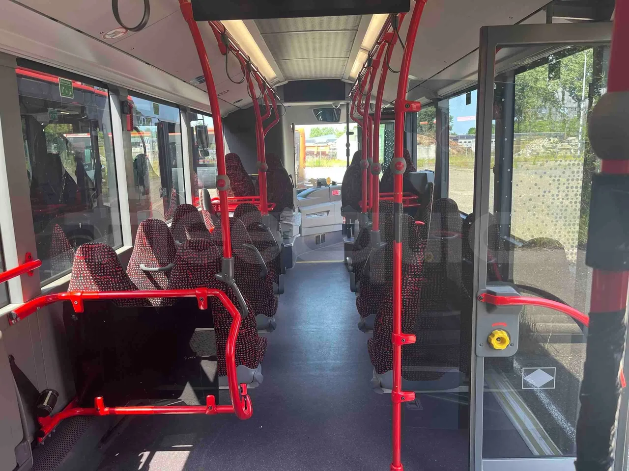 Mercedes-Benz Citaro - forward view middle aisle