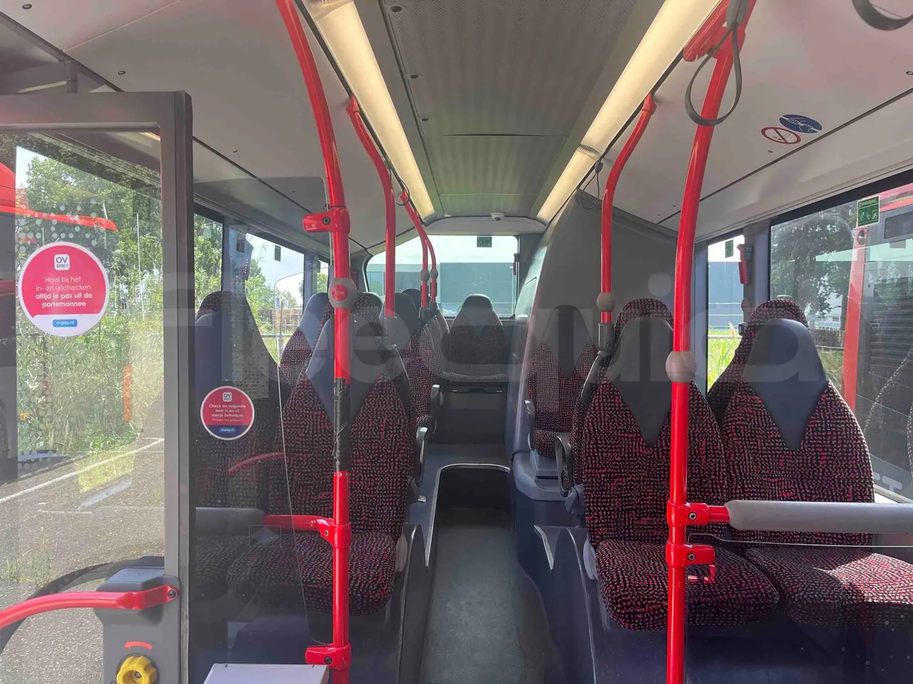 Mercedes-Benz Citaro - reverse view middle aisle