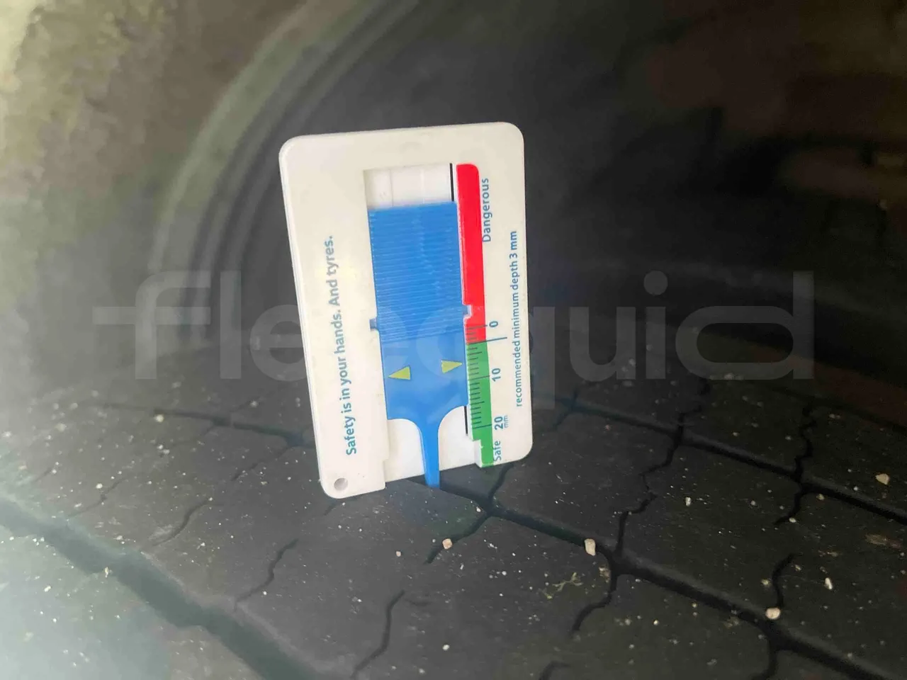 Mercedes-Benz Citaro - tread condition front tires right